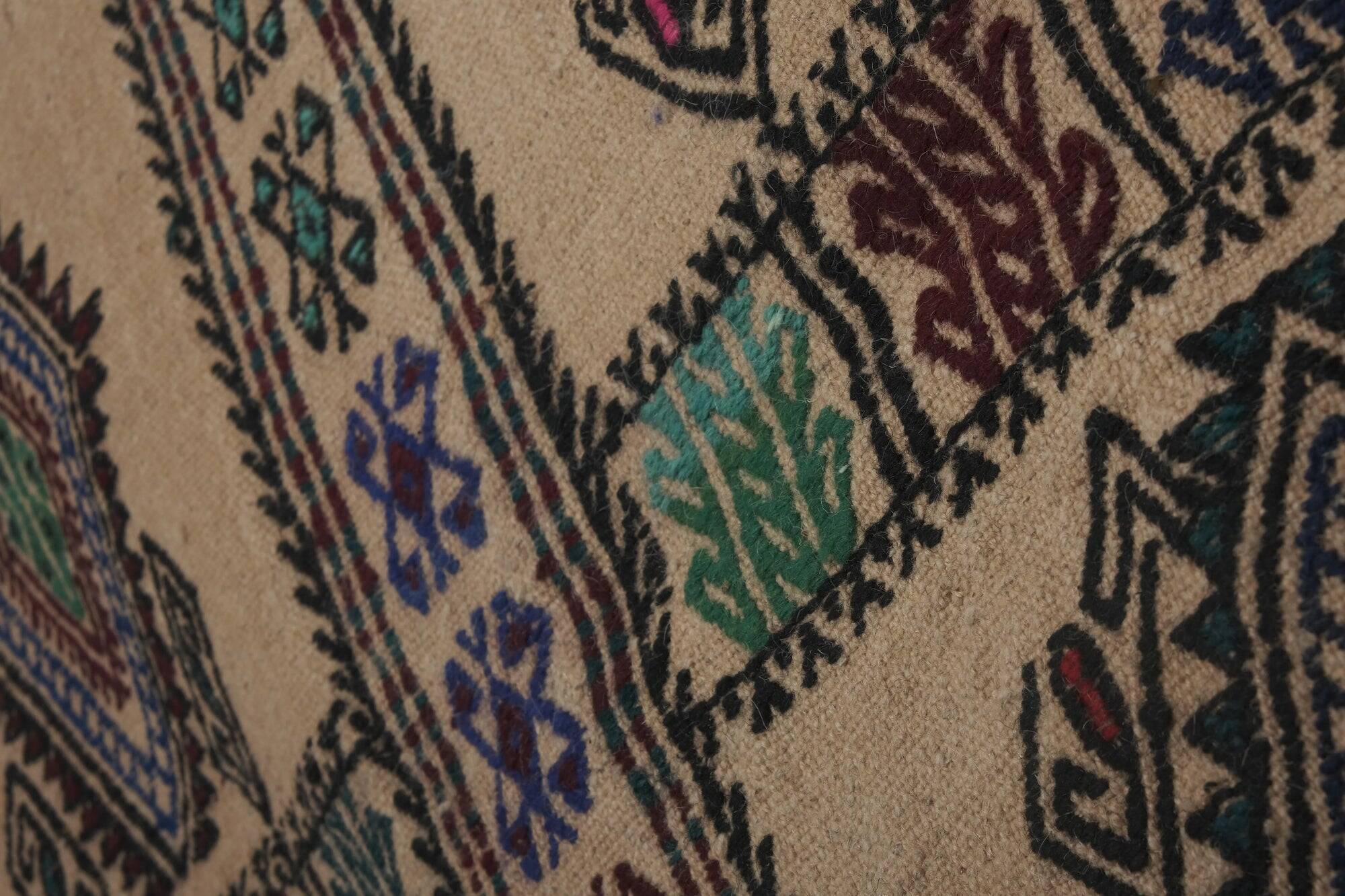 Vintage Turkish kilim, handwoven, 151x221 cm.
