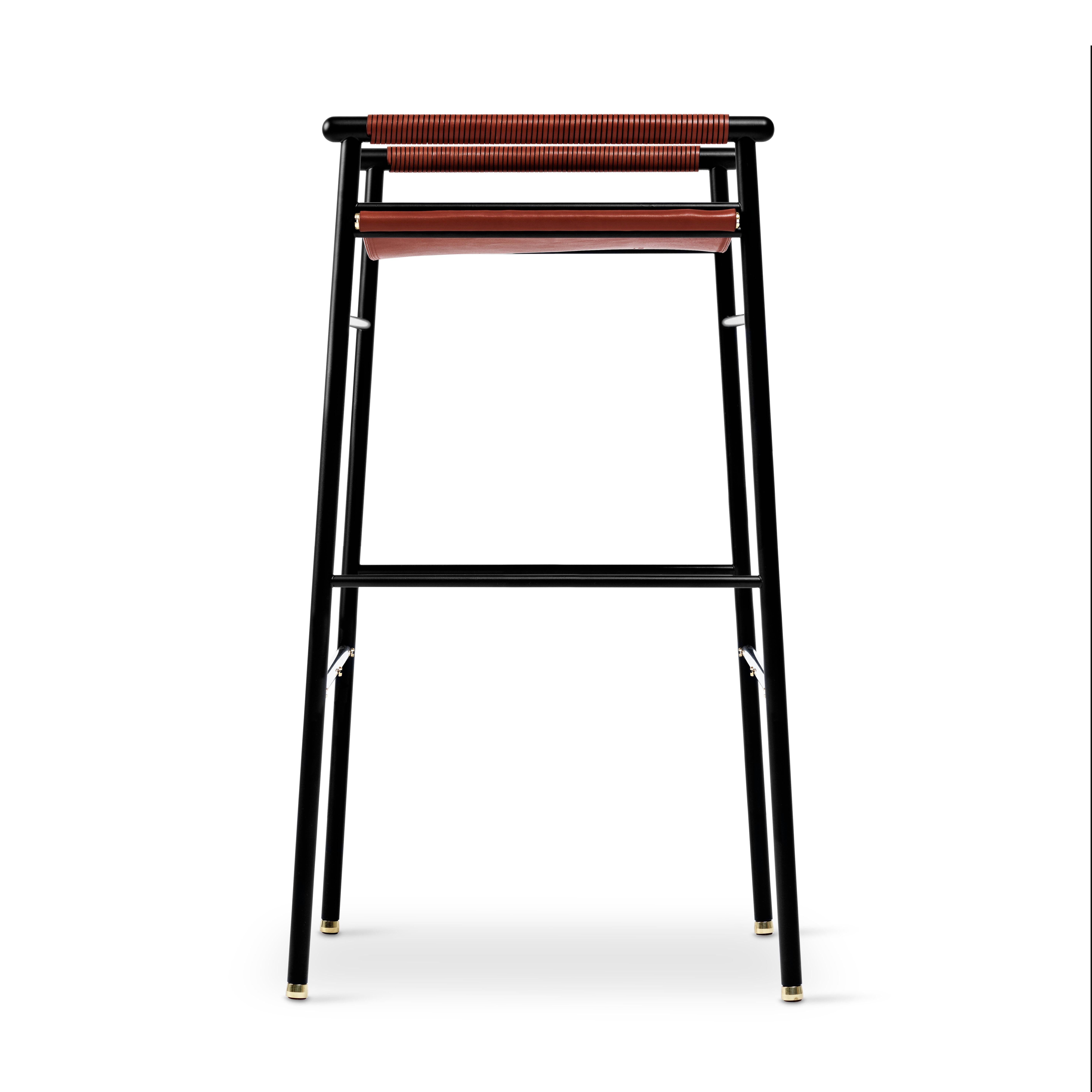 Jeu de 3 tabourets de bar Artisan contemporain en cuir cognac et métal noir