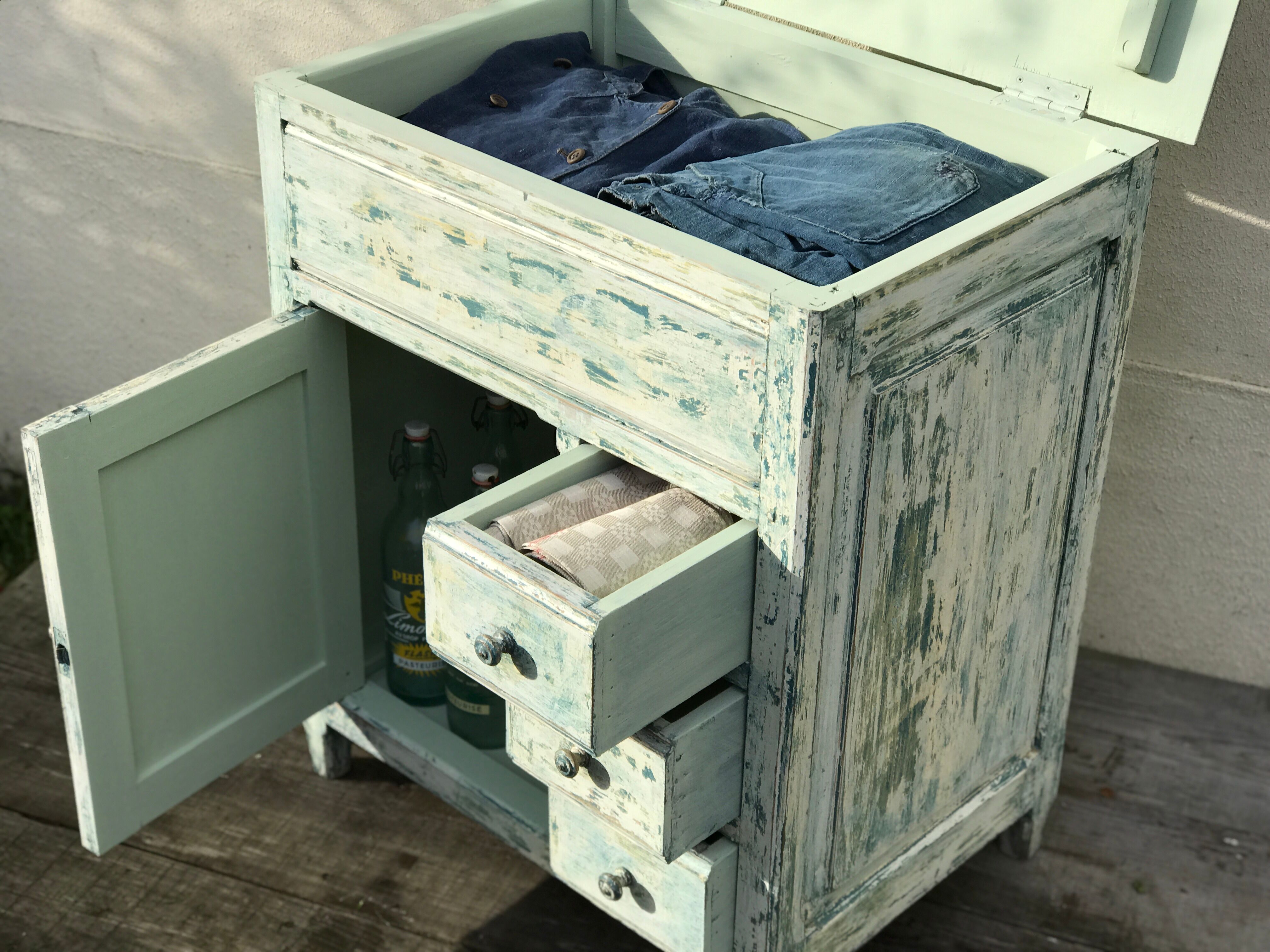 Old Parisian buffet patina white blue