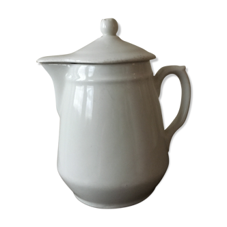 Cafetiere in fire porcelain or white sandstone (P. precious) of Grigny