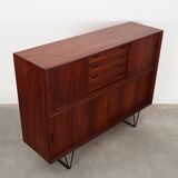 Buffet haut en teck, design danois, années 1970, production : Danemark