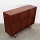 Buffet haut en teck, design danois, années 1970, production : Danemark