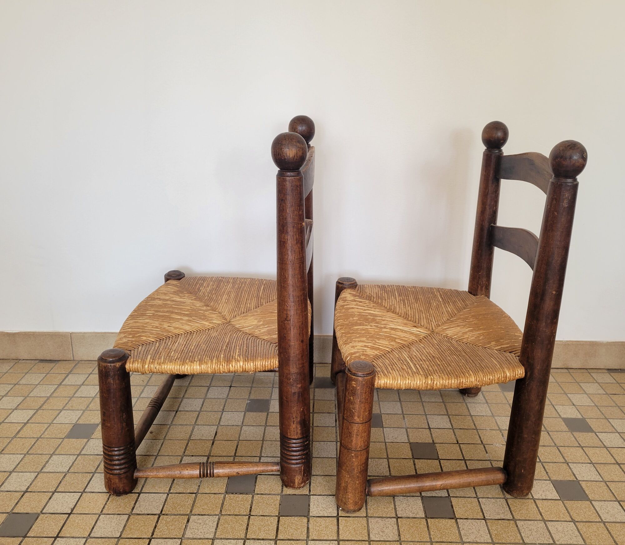Duo de chaises de cheminée en bois et paille