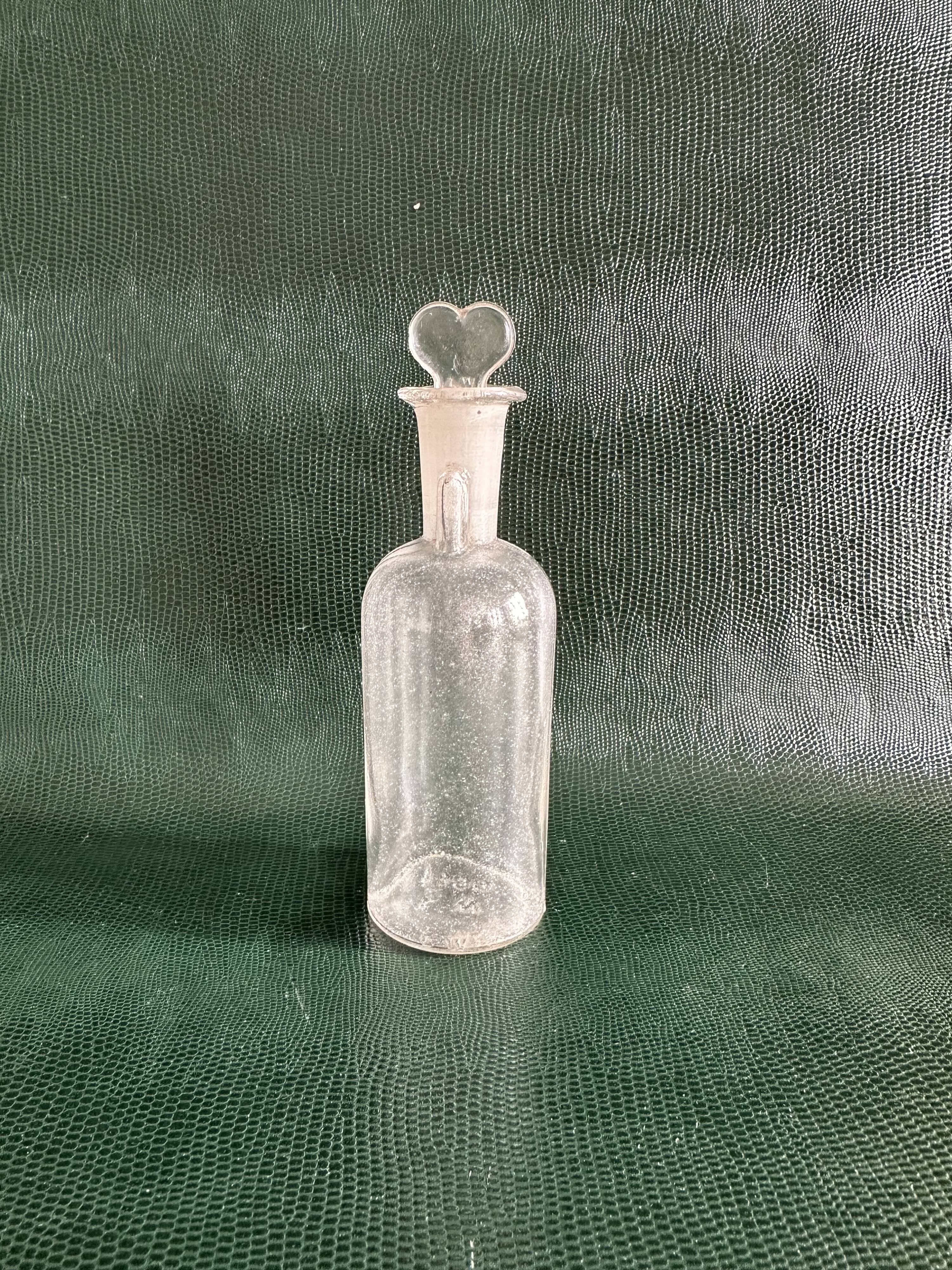 Flacon d’apothicaire ancien en verre, vers 1900