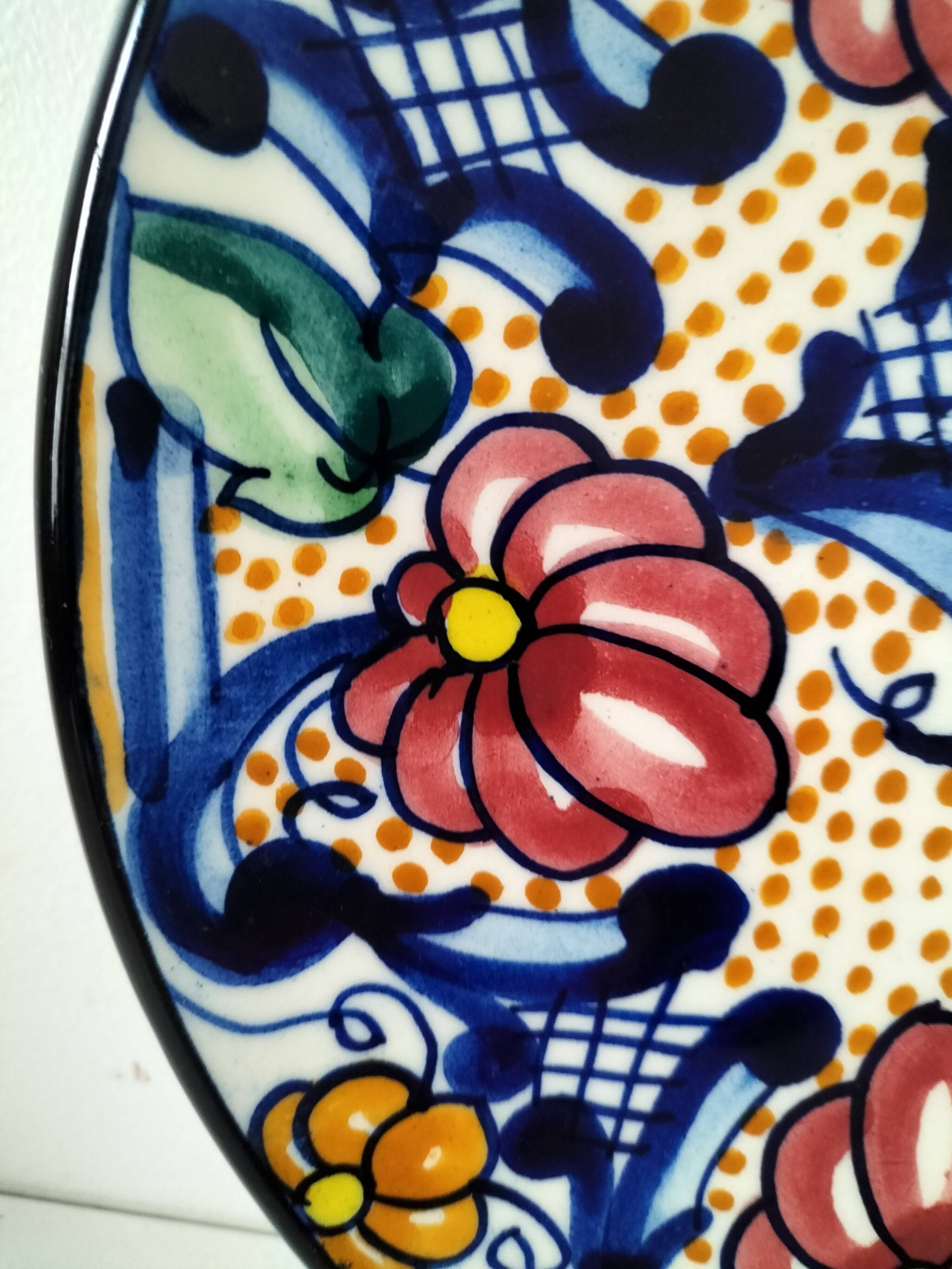 Large Andalusian ceramic plate