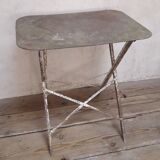 Table de jardin en fer