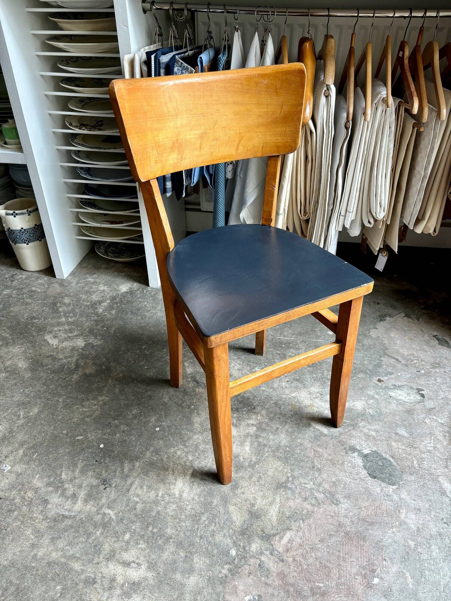Bistro chair in light and black beech