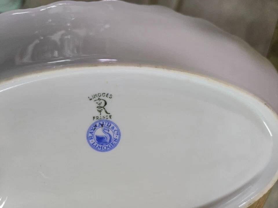 Important porcelain table service from Limoges, Raynaud manufacture.