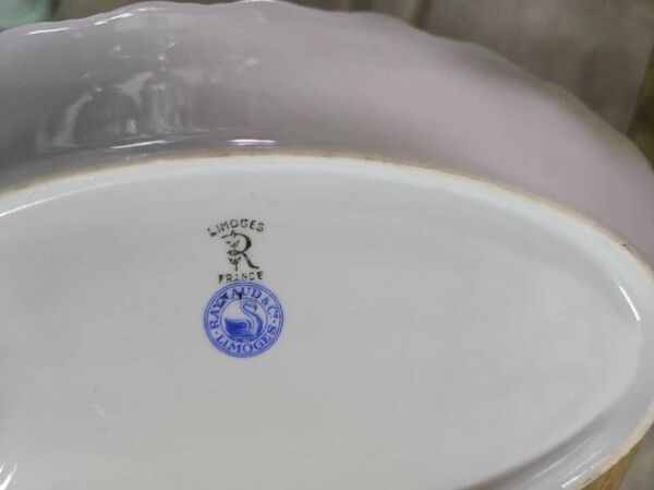 Important service de table en porcelaine de Limoges, manufacture Raynaud
