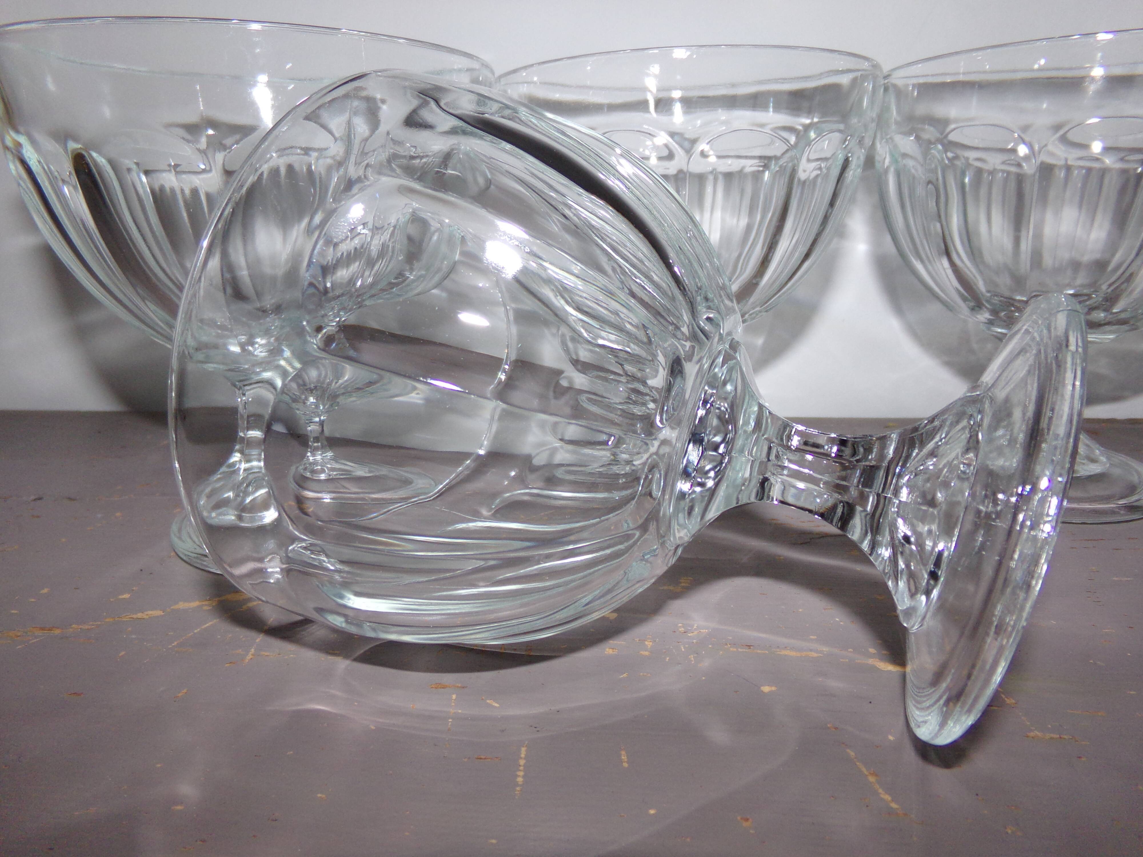 6 ice cream or dessert cups on foot