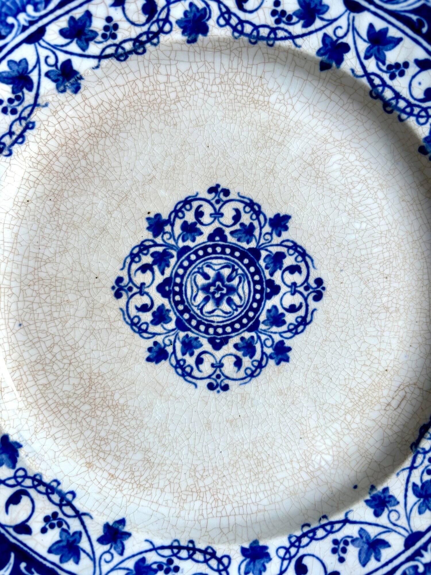 Jules Vieillard Bordeaux ironstone cake plate, "Louis XV" service