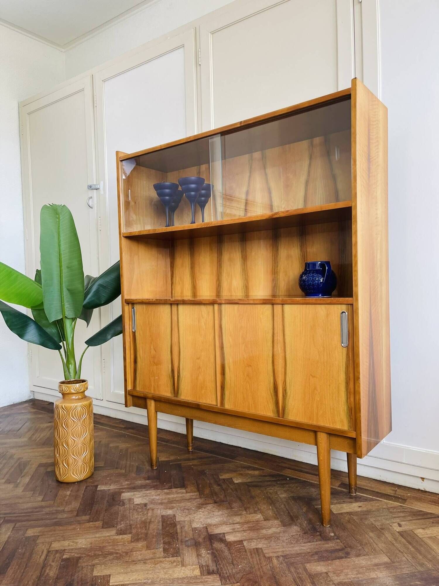 Bytomskie orion 1050b highboard en finition laque guitare