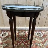 Table bouillotte de style Louis XVI rognon haute à galerie