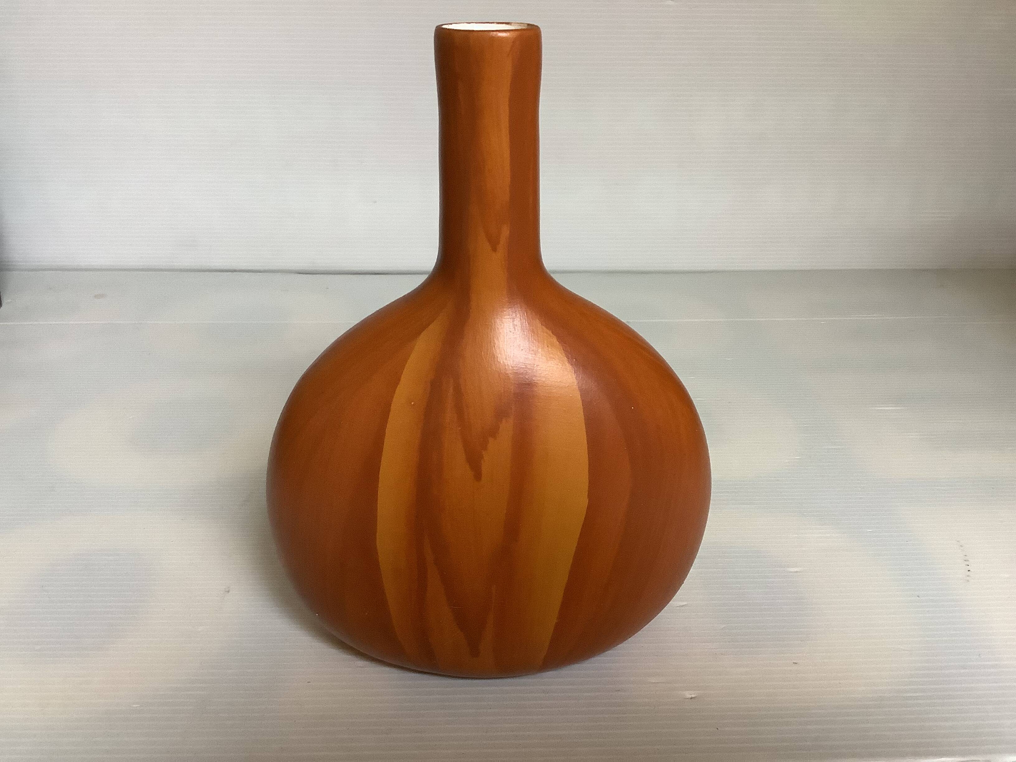 Imitation wood bottle vase
