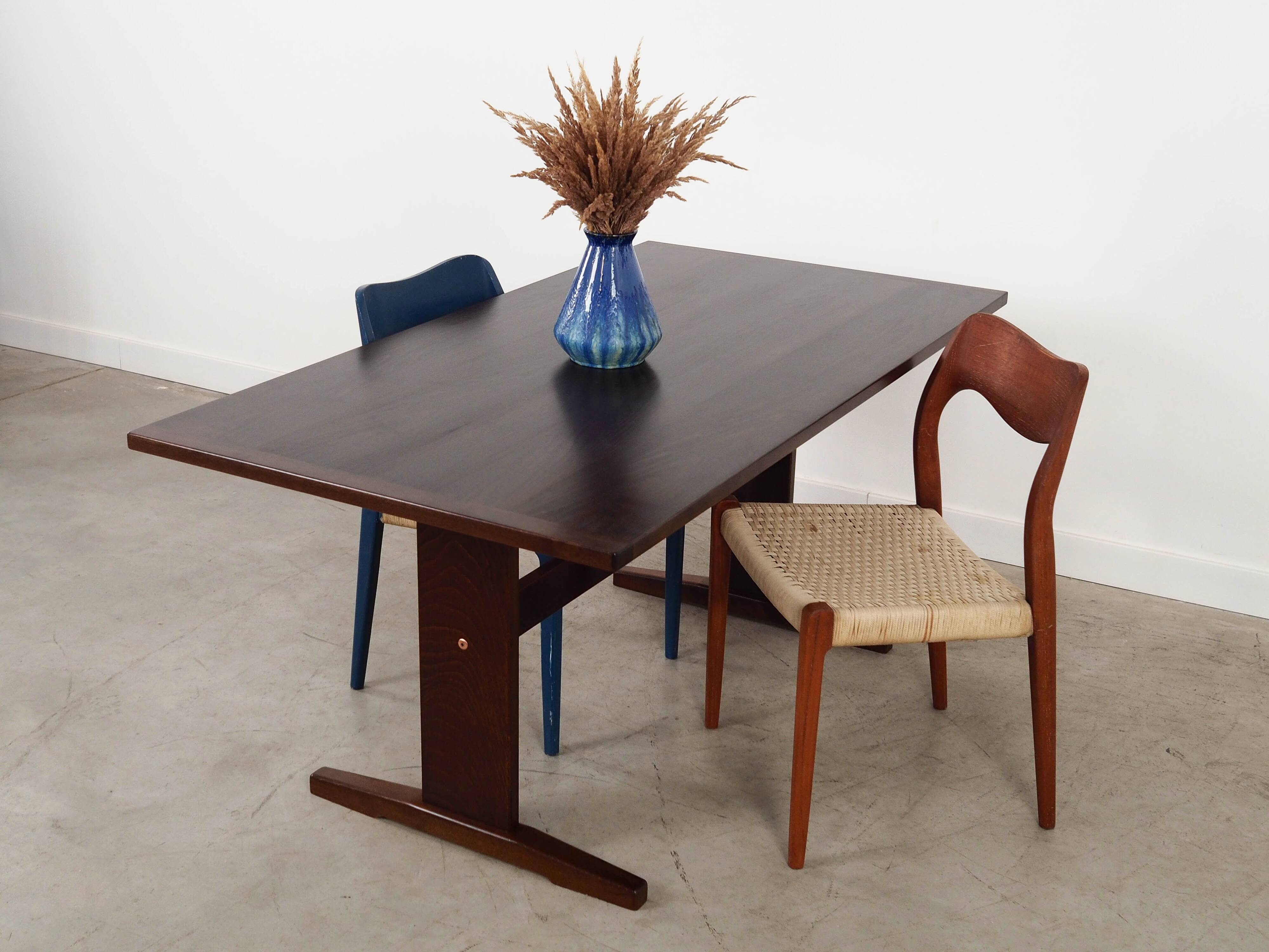 Chaise en teck bleue, design danois, années 1960, designer : Niels Otto Møller