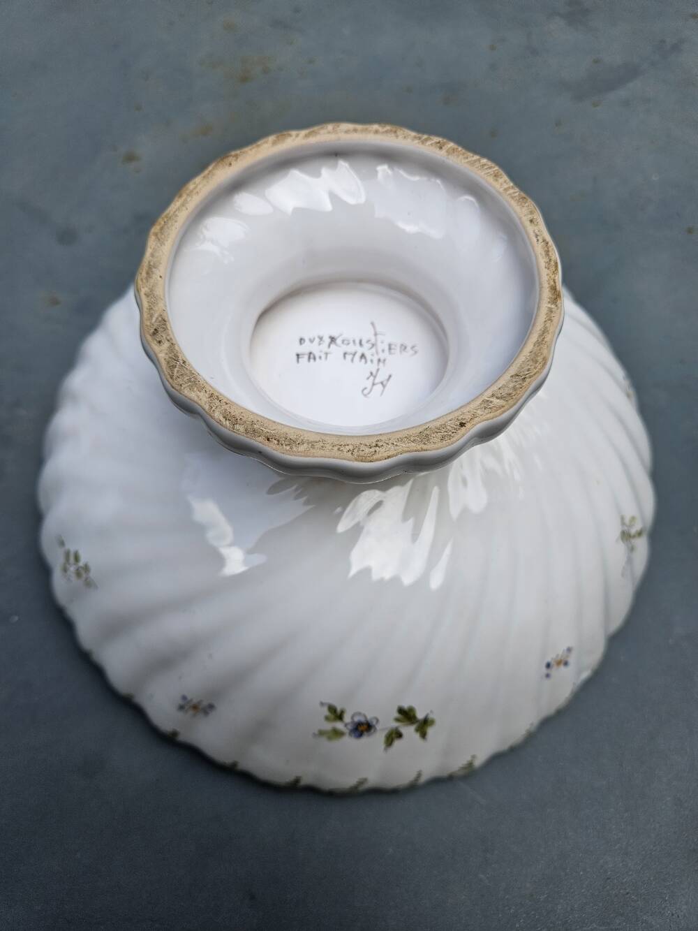 Moustier earthenware plate Atelier Ducros