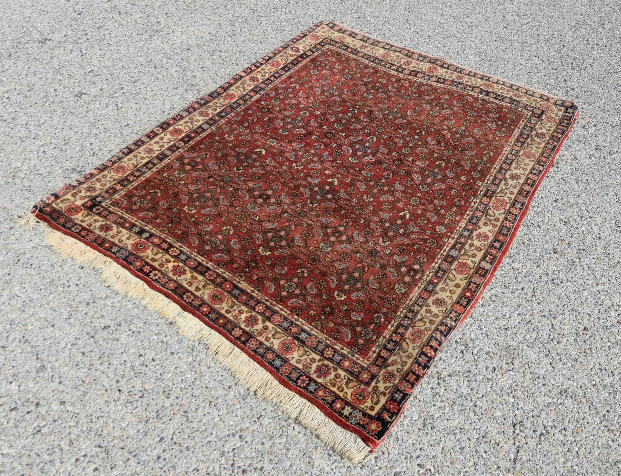 Antique Iranian Bidjar oriental rug - entirely handmade: 1.60 X 2.18 meters