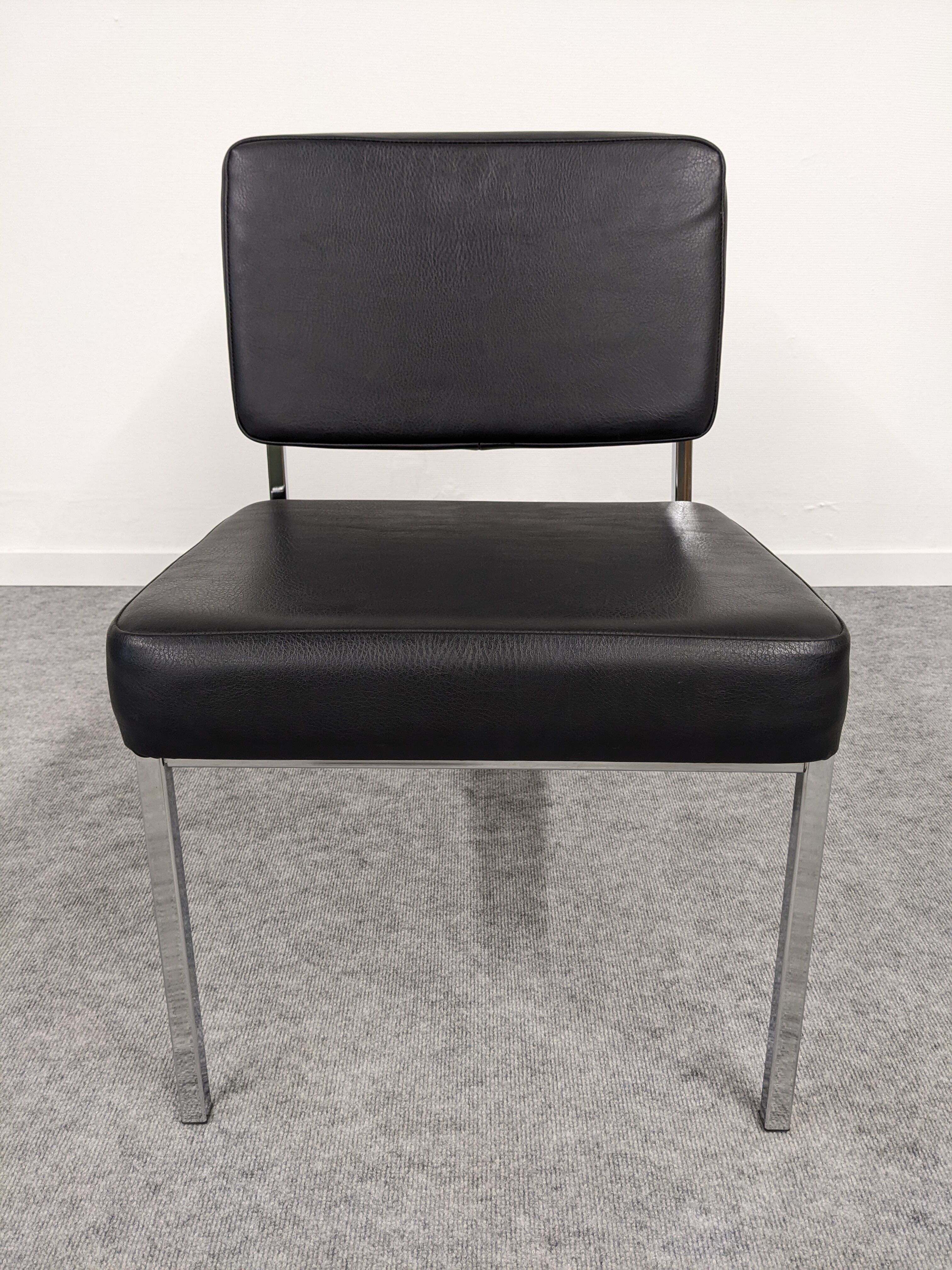 Series of 4 modernist armchairs from the 70s/80s