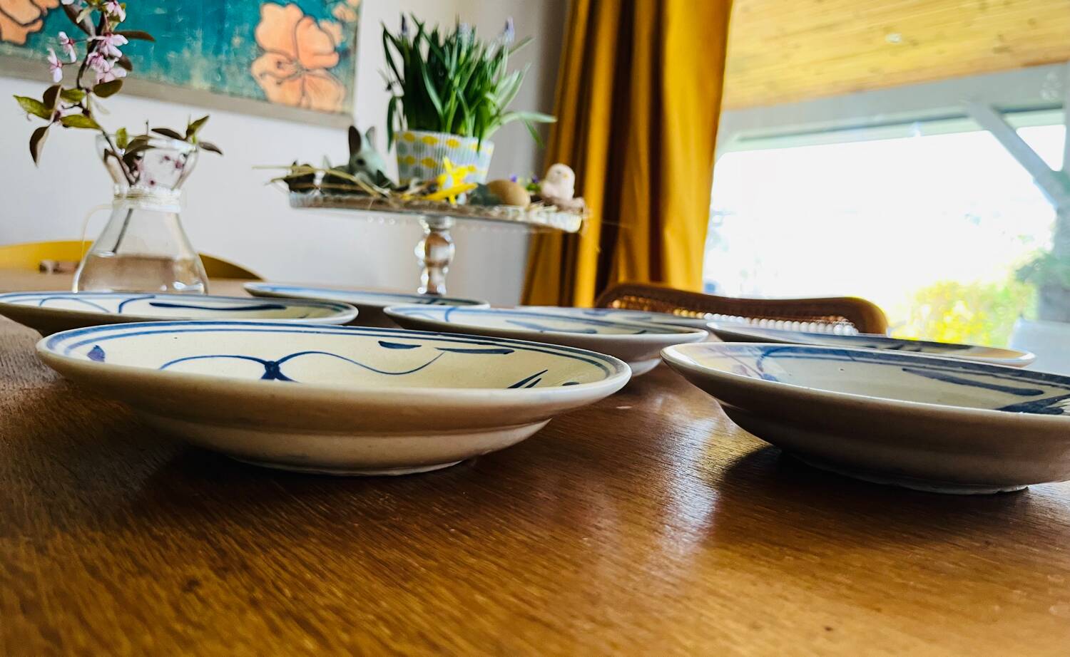 Earthenware plates with carp pattern