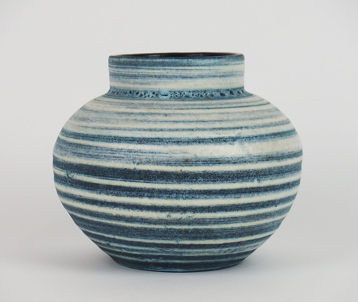 Ceramic vase from Accolay