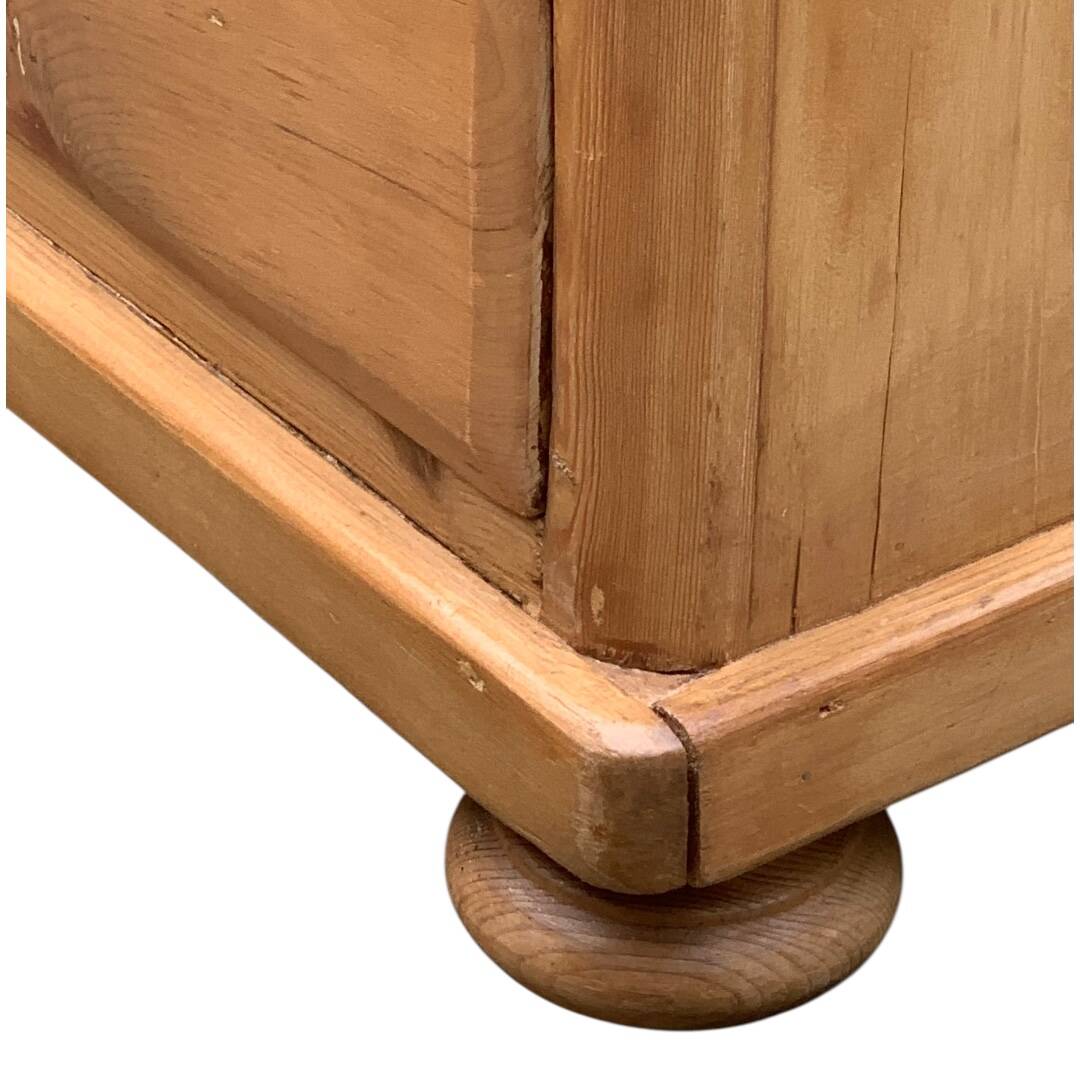 Commode, English slant-front desk, 19th century.