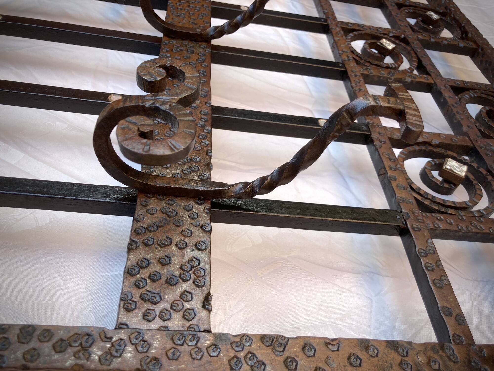 Colonial-inspired Art Nouveau wardrobe – Bevelled mirror 1939