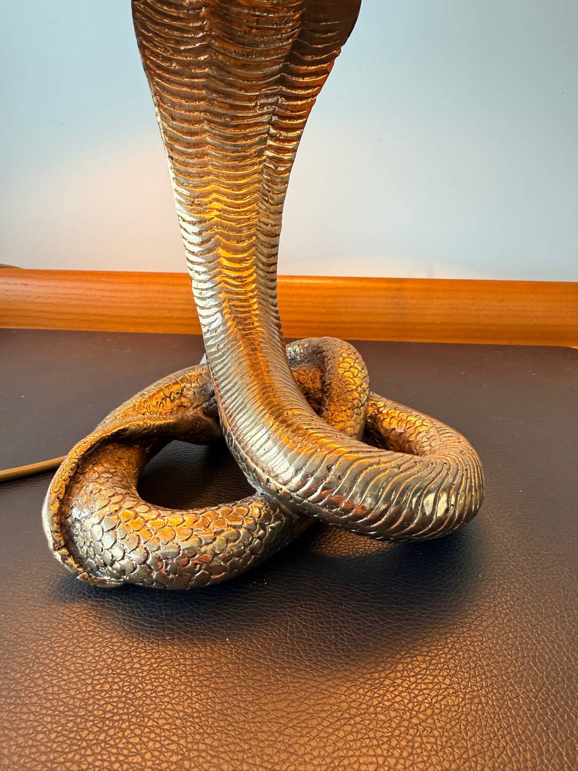 Cobra sculptural lamp in brass – Vintage French work, circa 19