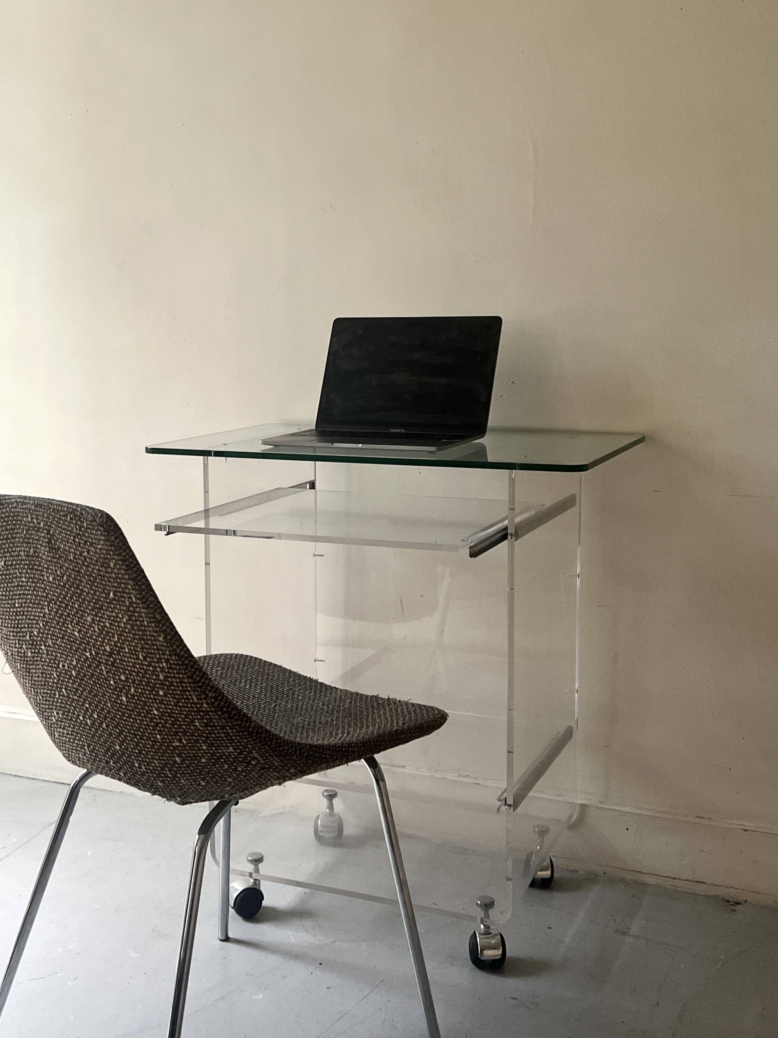 Desk in plexiglass by David Lange for Roche Bobois, design 1970.