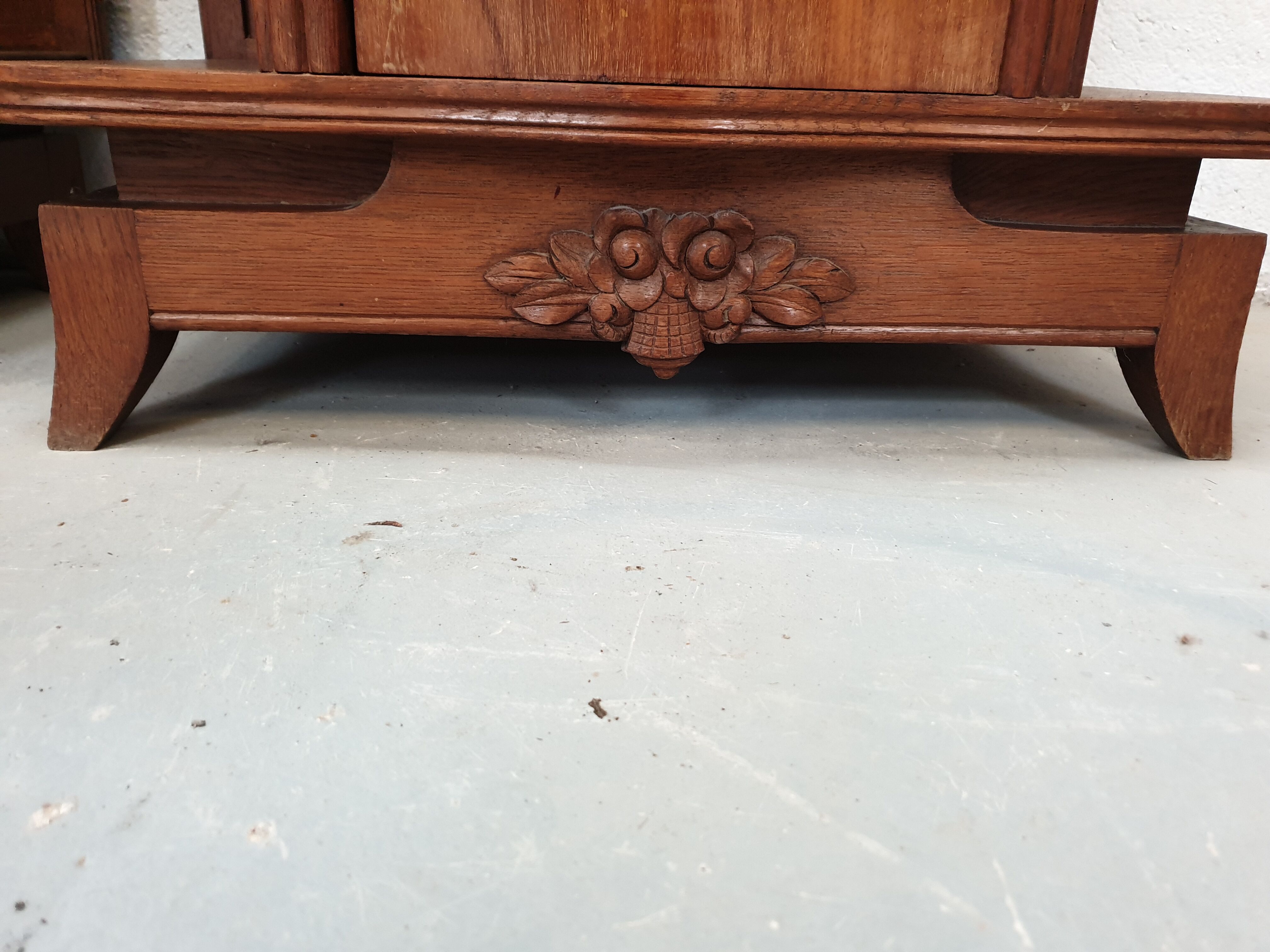 Pair of vintage bedside tables 40s