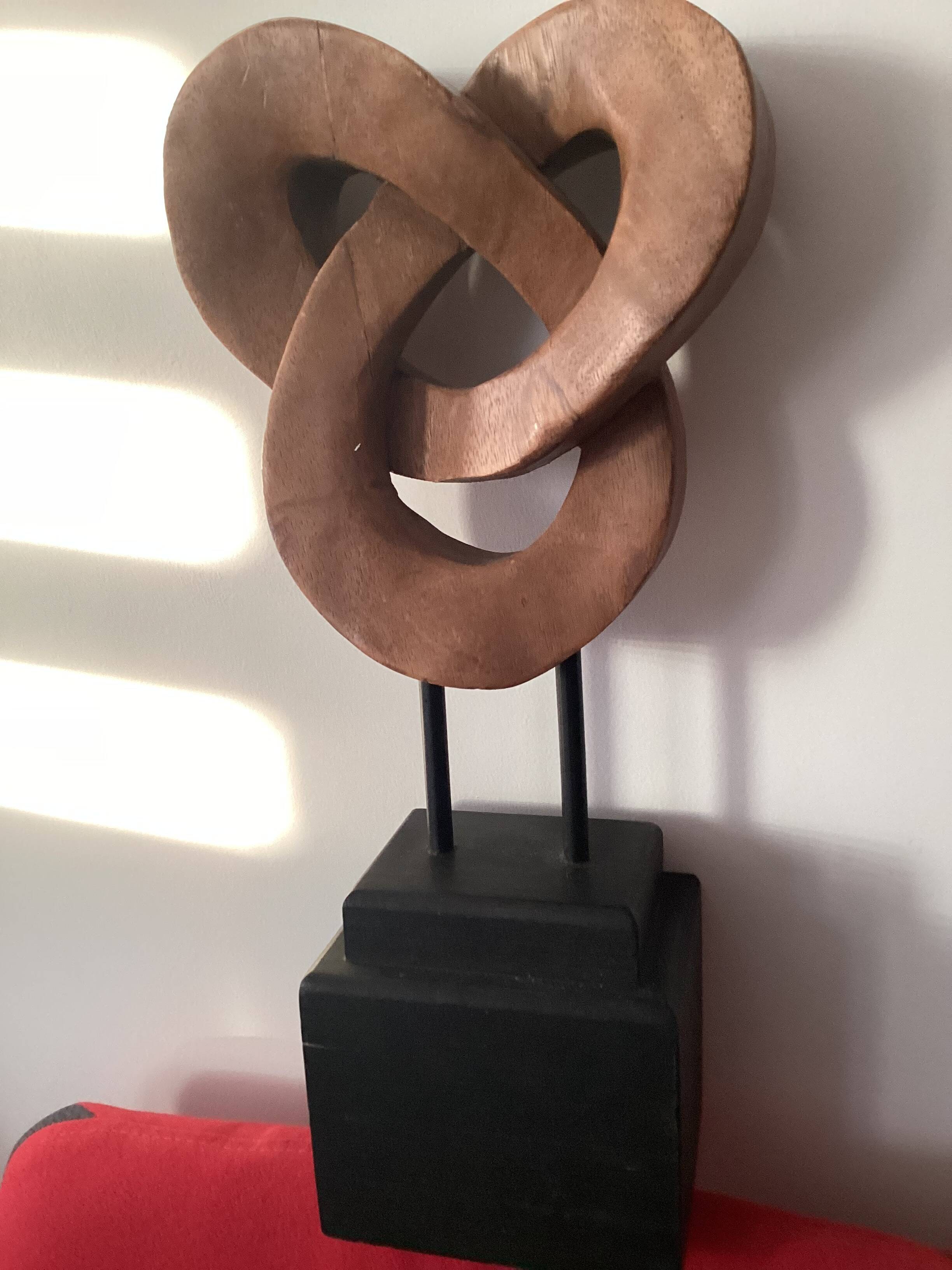 Sculpture moderne en bois