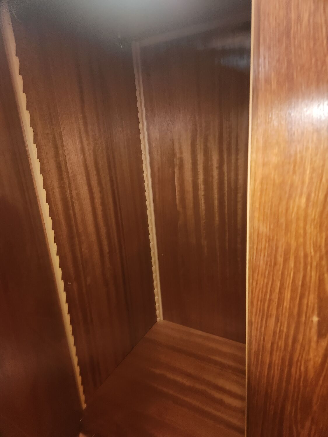 Scandinavian wardrobe 3doors