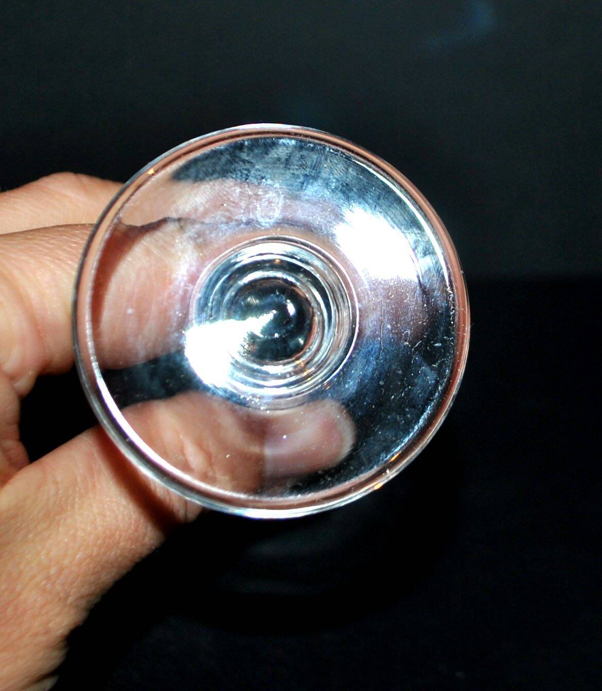Saint-Louis set of 6 stemmed crystal glasses with palmette design, circa 1900, H11.5