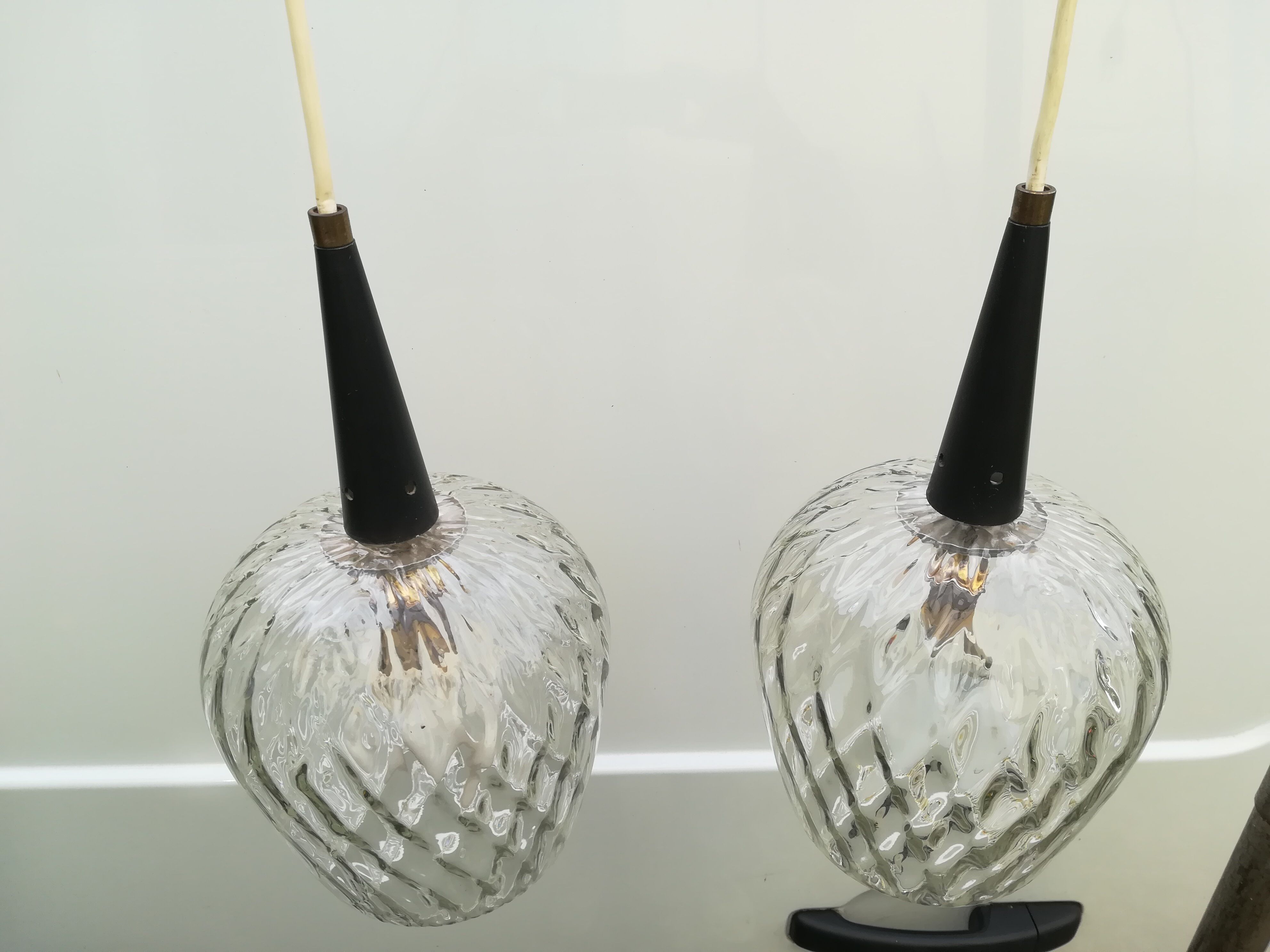 Pair of hanging of annees 50