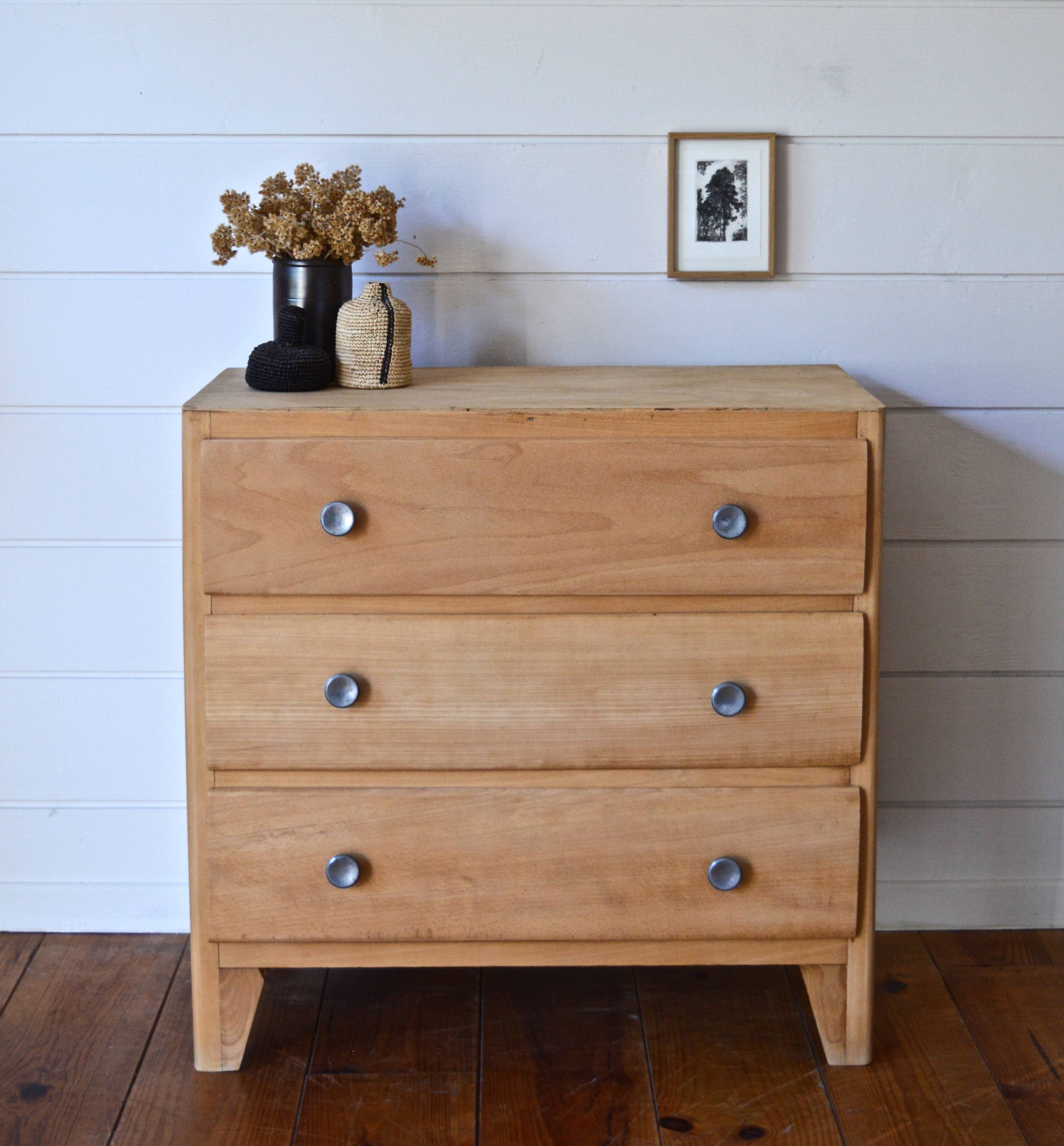 Chest of drawers
