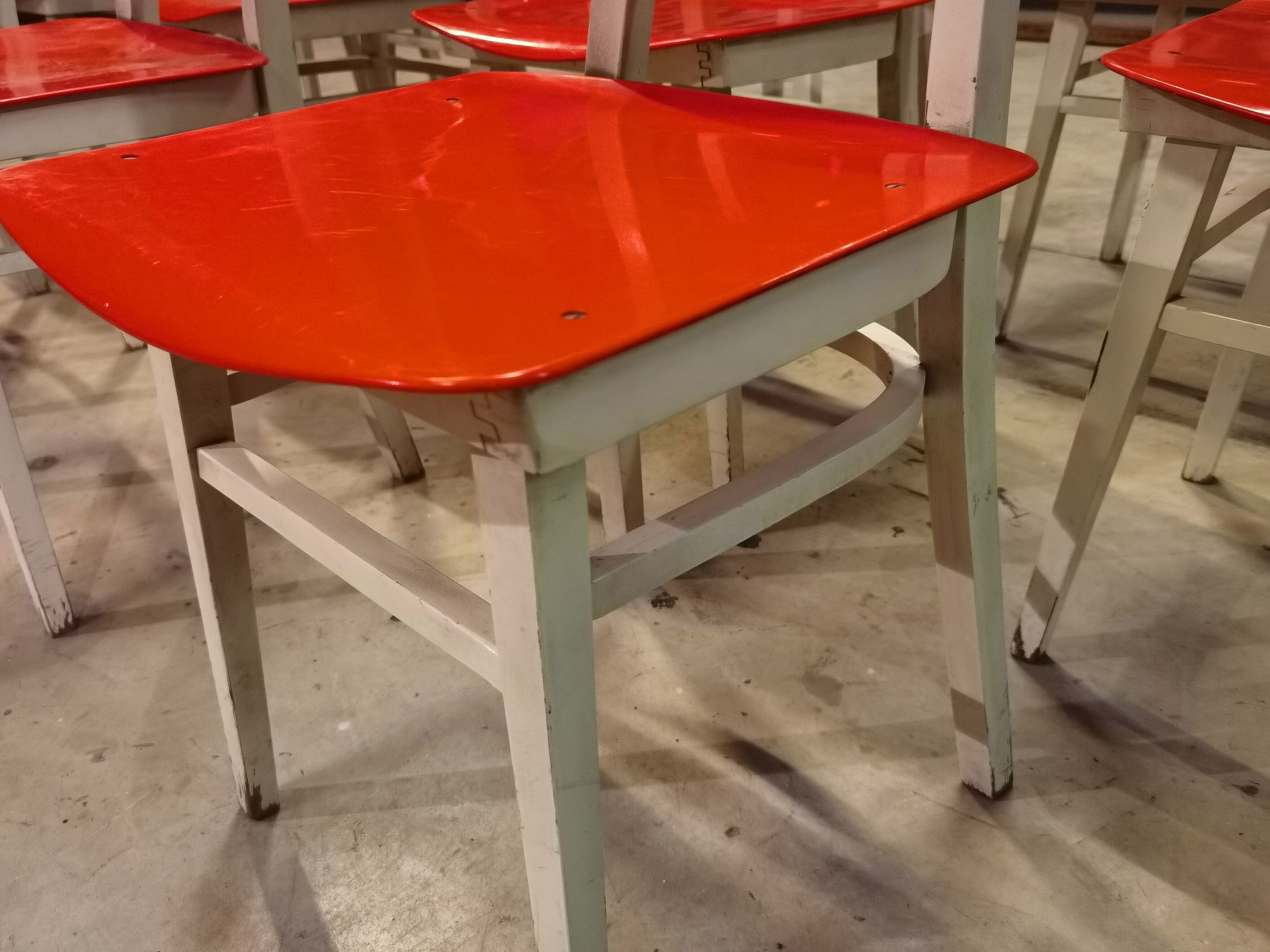 Lot de 11 chaises Ton