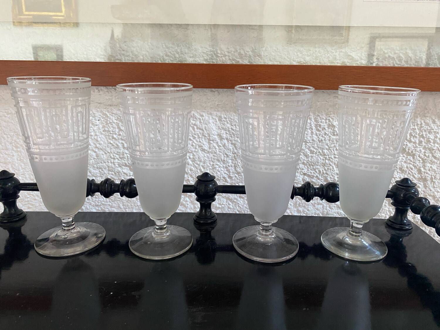 Lot de 4 verres anciens gravés Art Déco