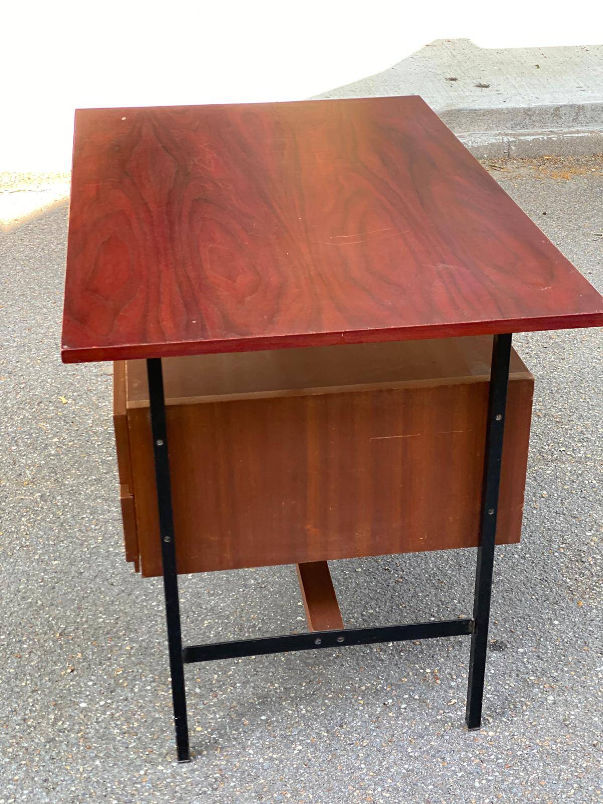 Bureau scandinave en bois et acier noir 1960 avec 2 tiroirs
