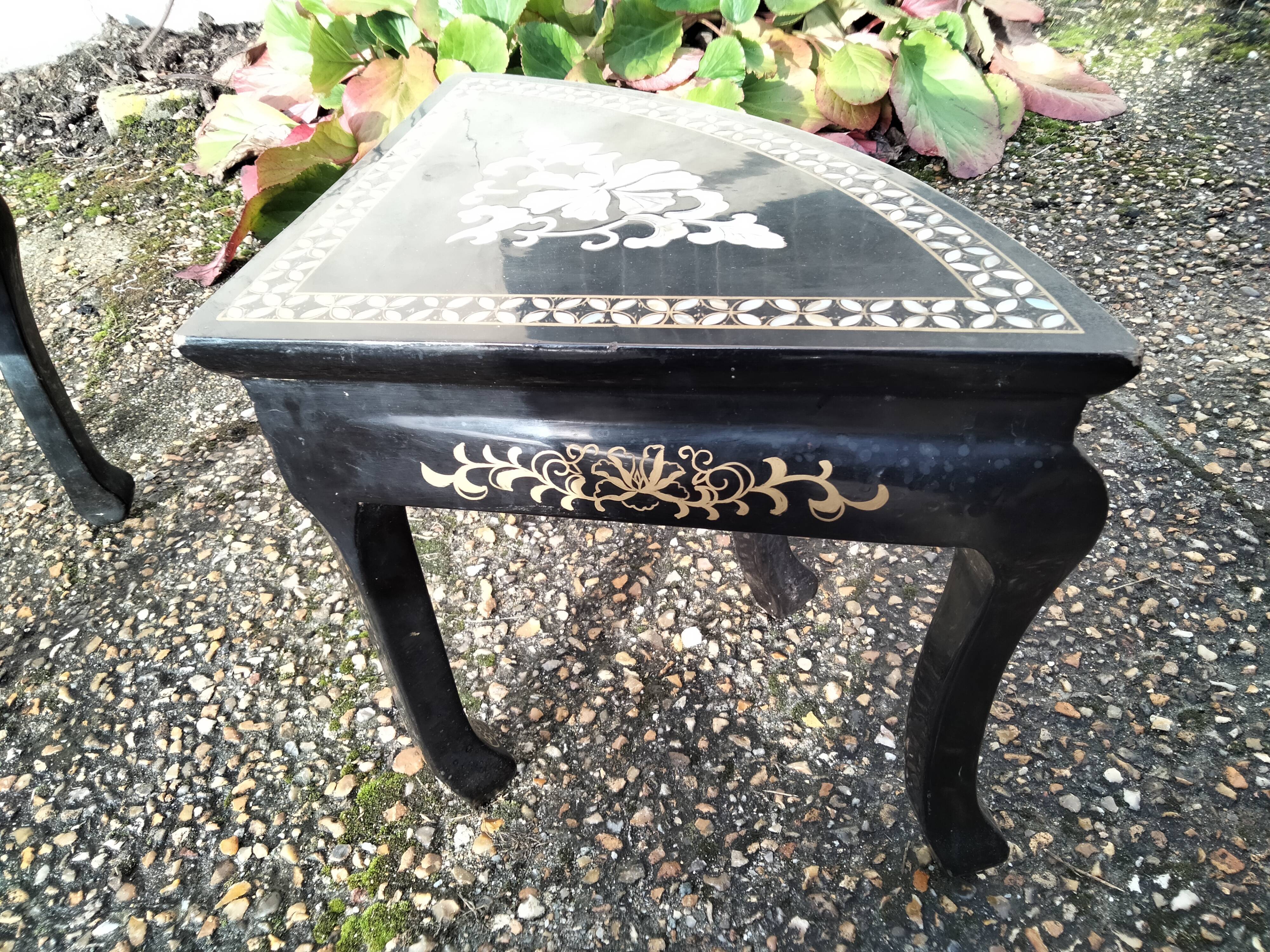 Coffee table Asian décor inlaid with vintage antique mother-of-pearl