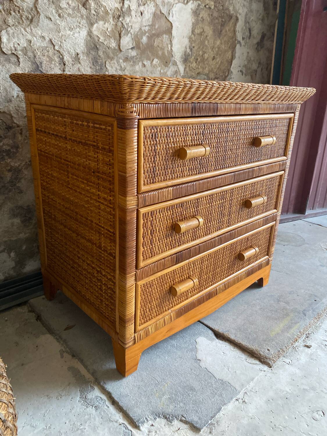 Chest of drawers