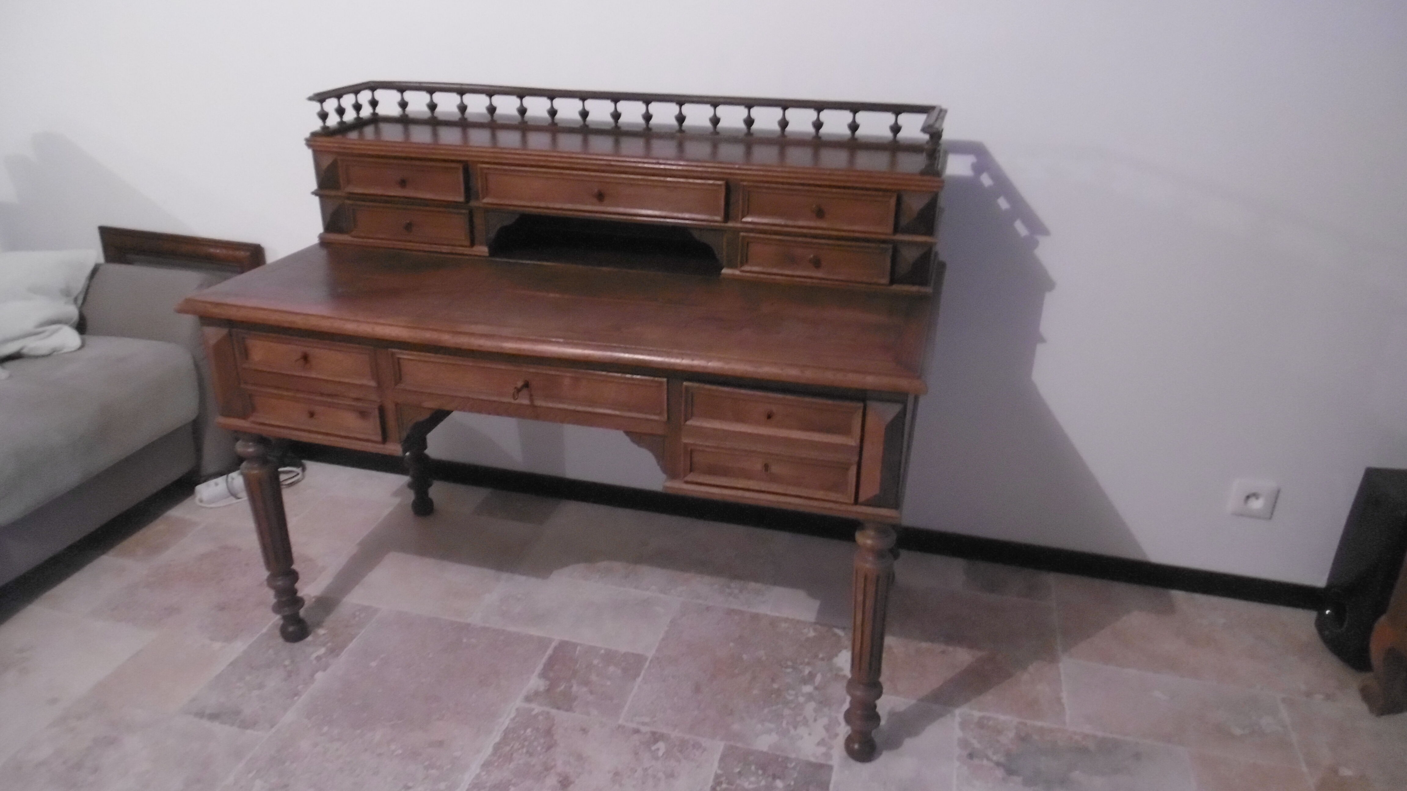 Old desk style Henri II with his gallery