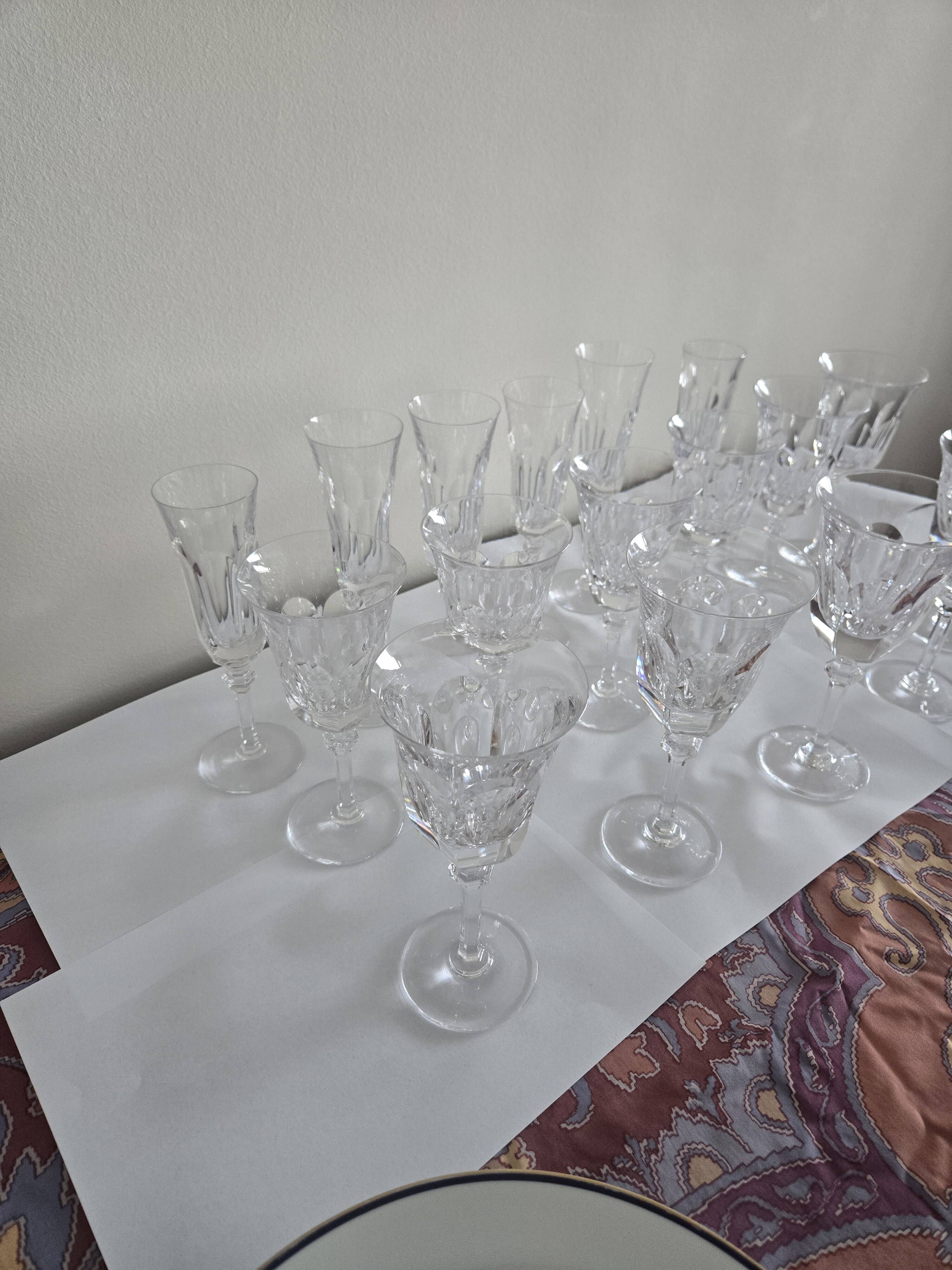 Baccarat Harcourt antique – Service of 17 crystal glasses – Very good condition