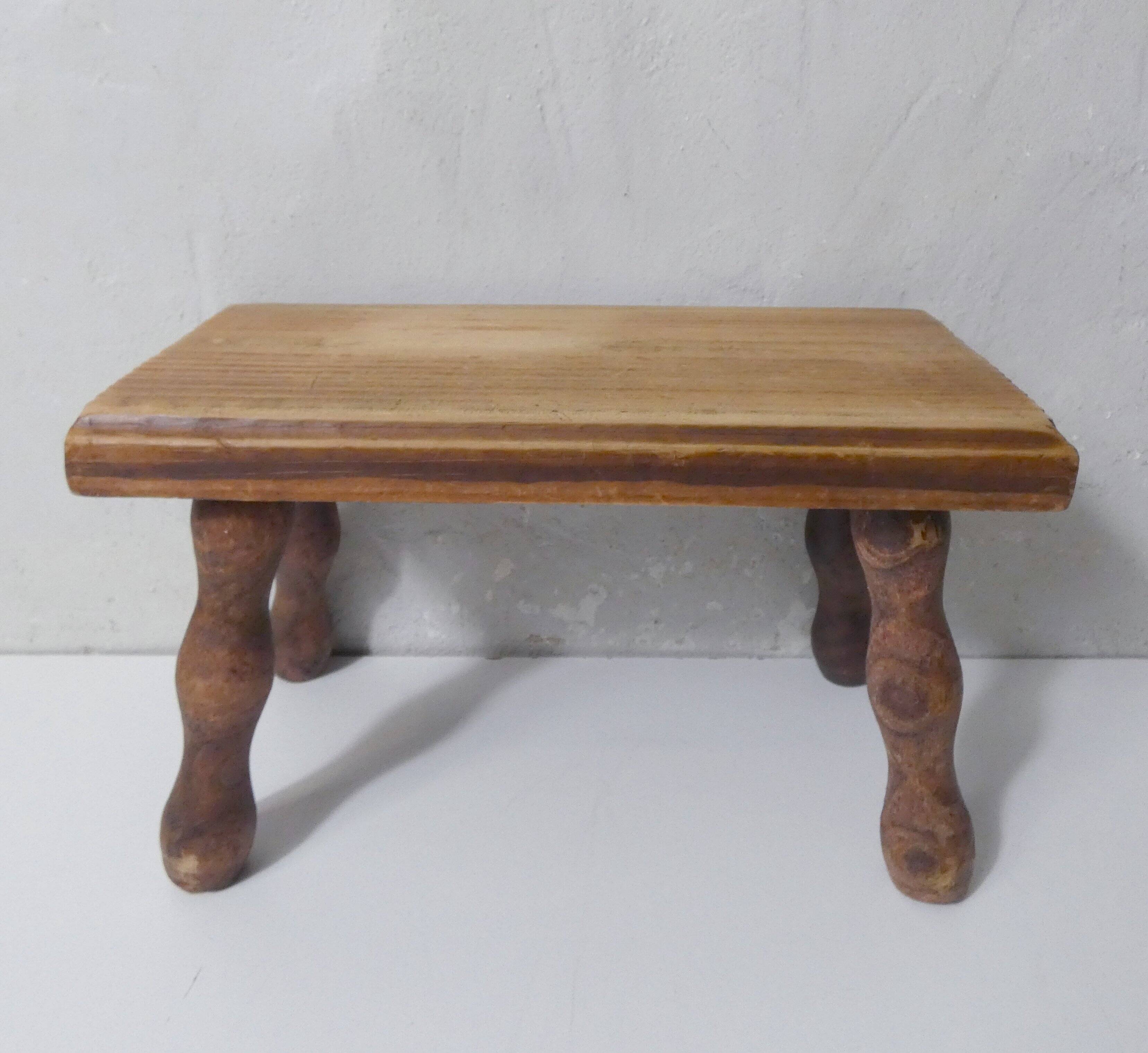 ancien petit Banc en bois marche pied vintage