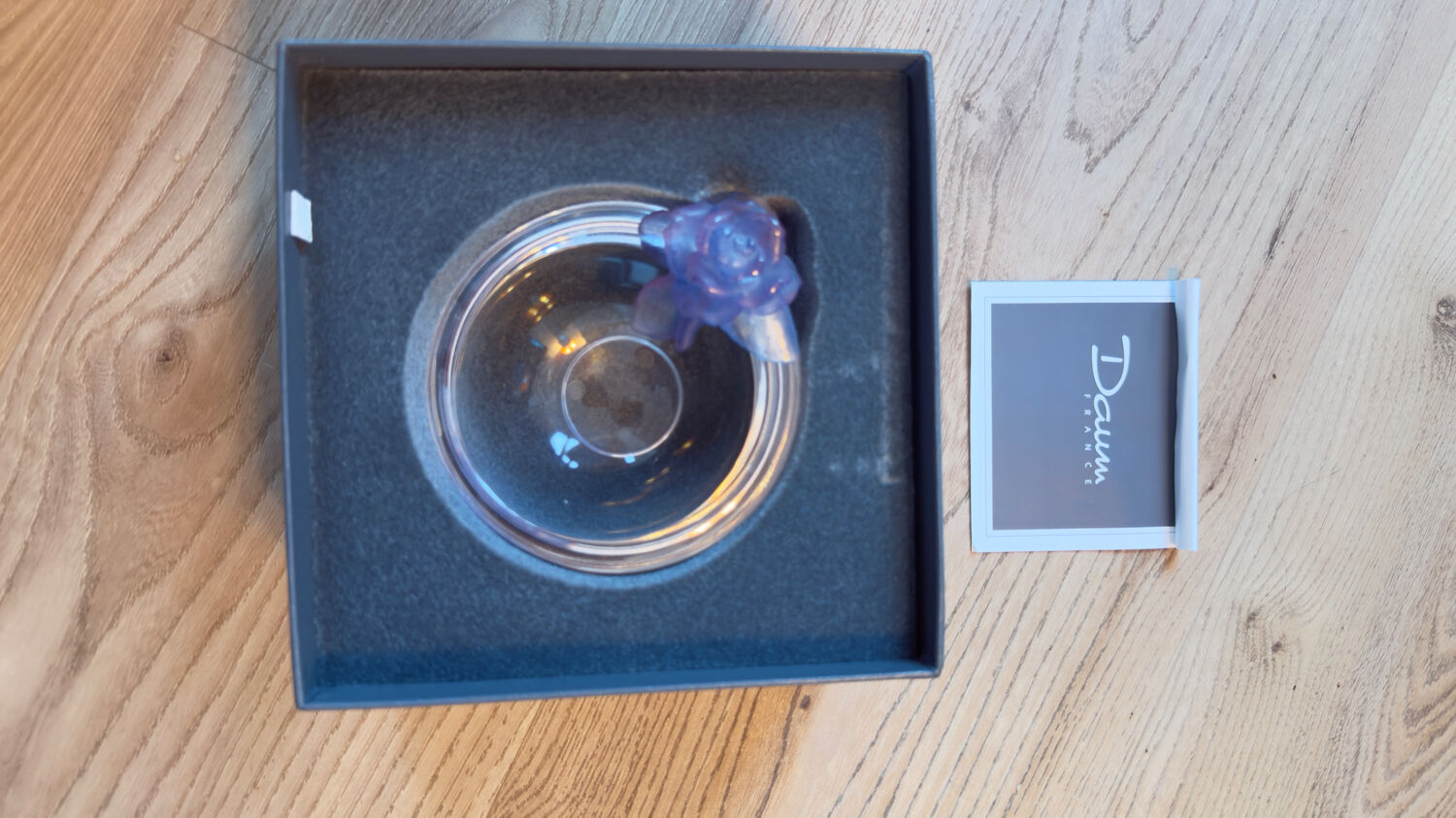 Daum France decorative bowl – Crystal paste – Blue flower – Brand