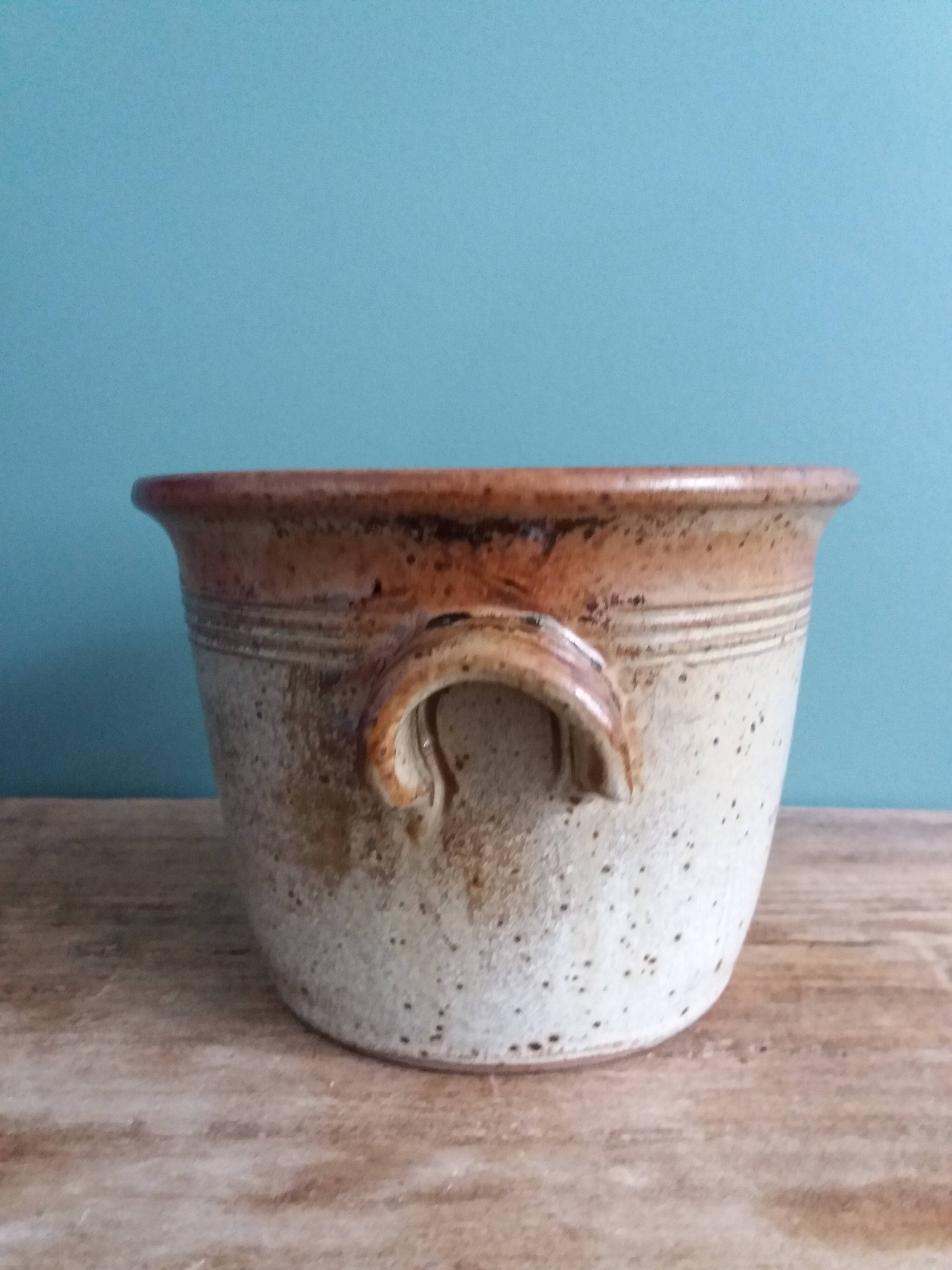 Puisaye sandstone ice bucket signed Jean-Pierre Prud'homme
