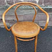 Authentic kohn b9 or le corbusier bentwood armchair