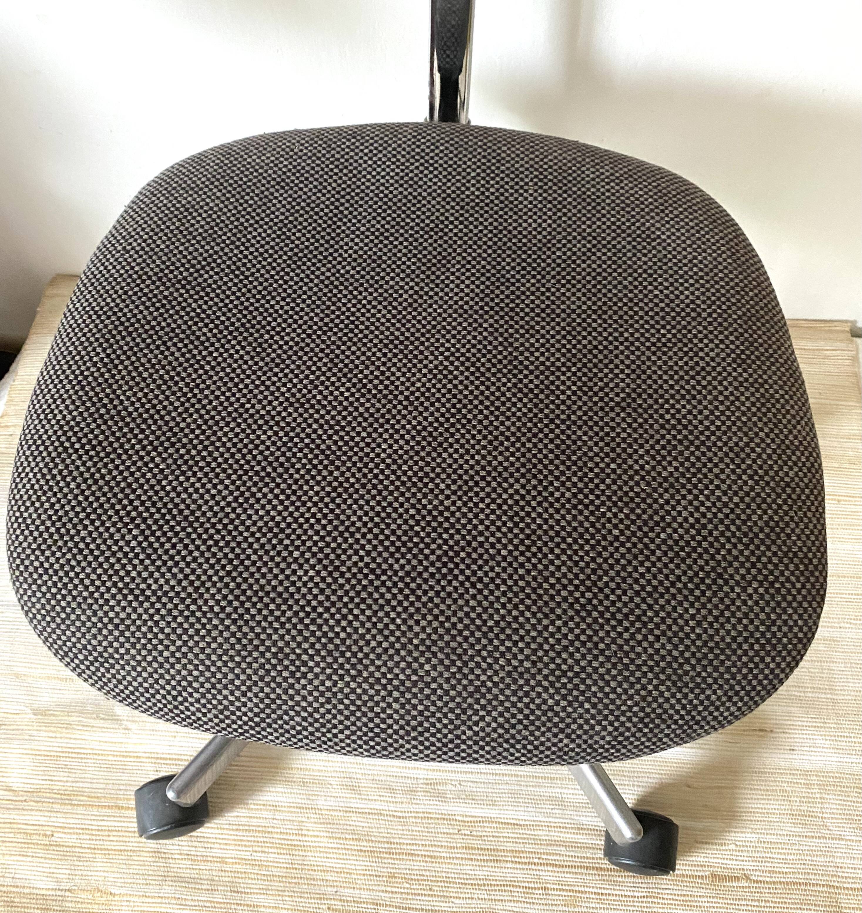 Swivel vintage office chair, adjustable height