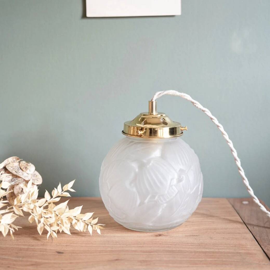 Art Deco table lamp with flowers and leaves