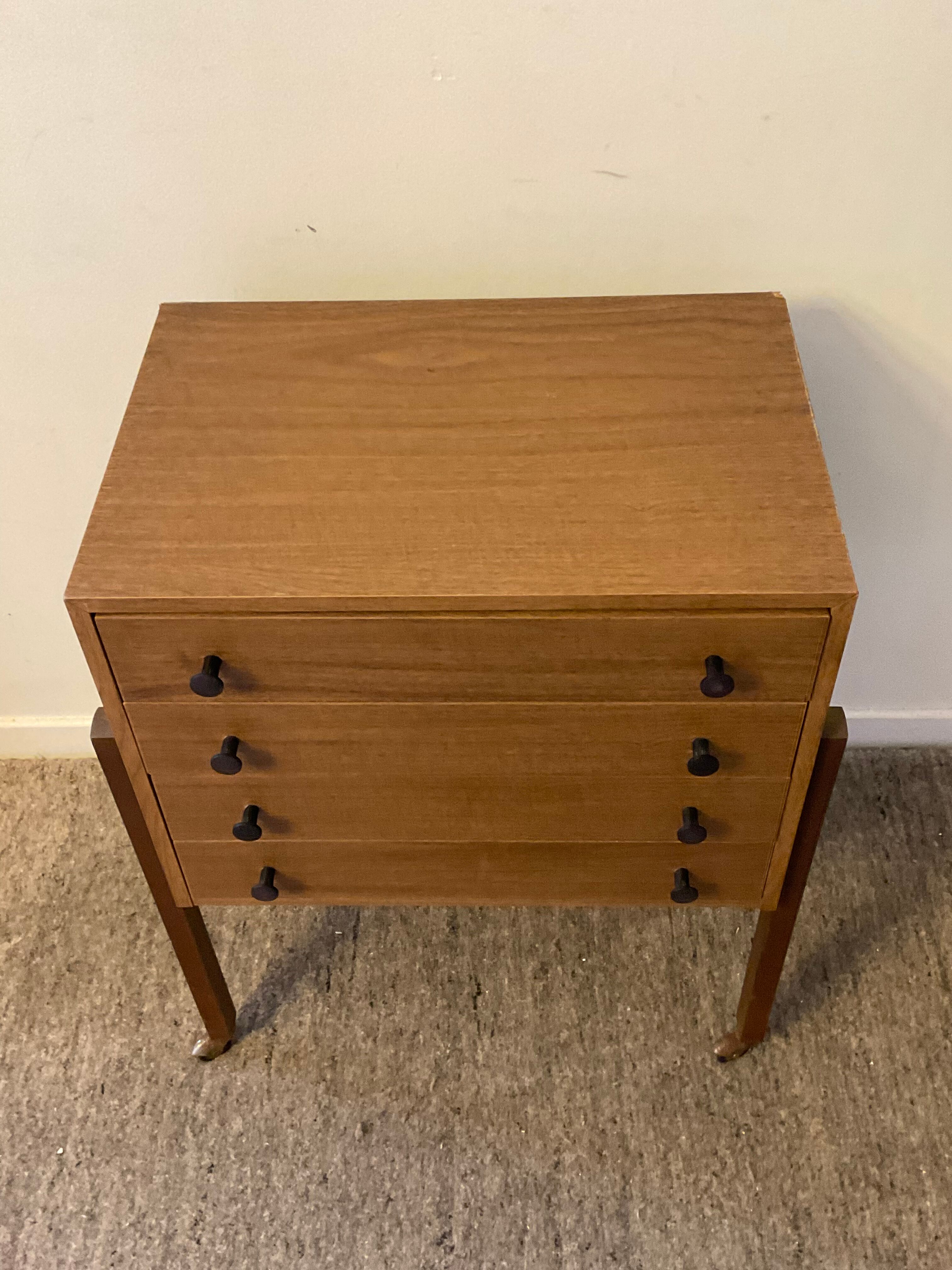 Meuble de métier vintage sur roulettes années 60-70