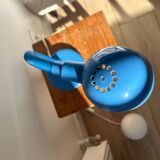 Lampe années 80 en acier, par aluminor - bleu