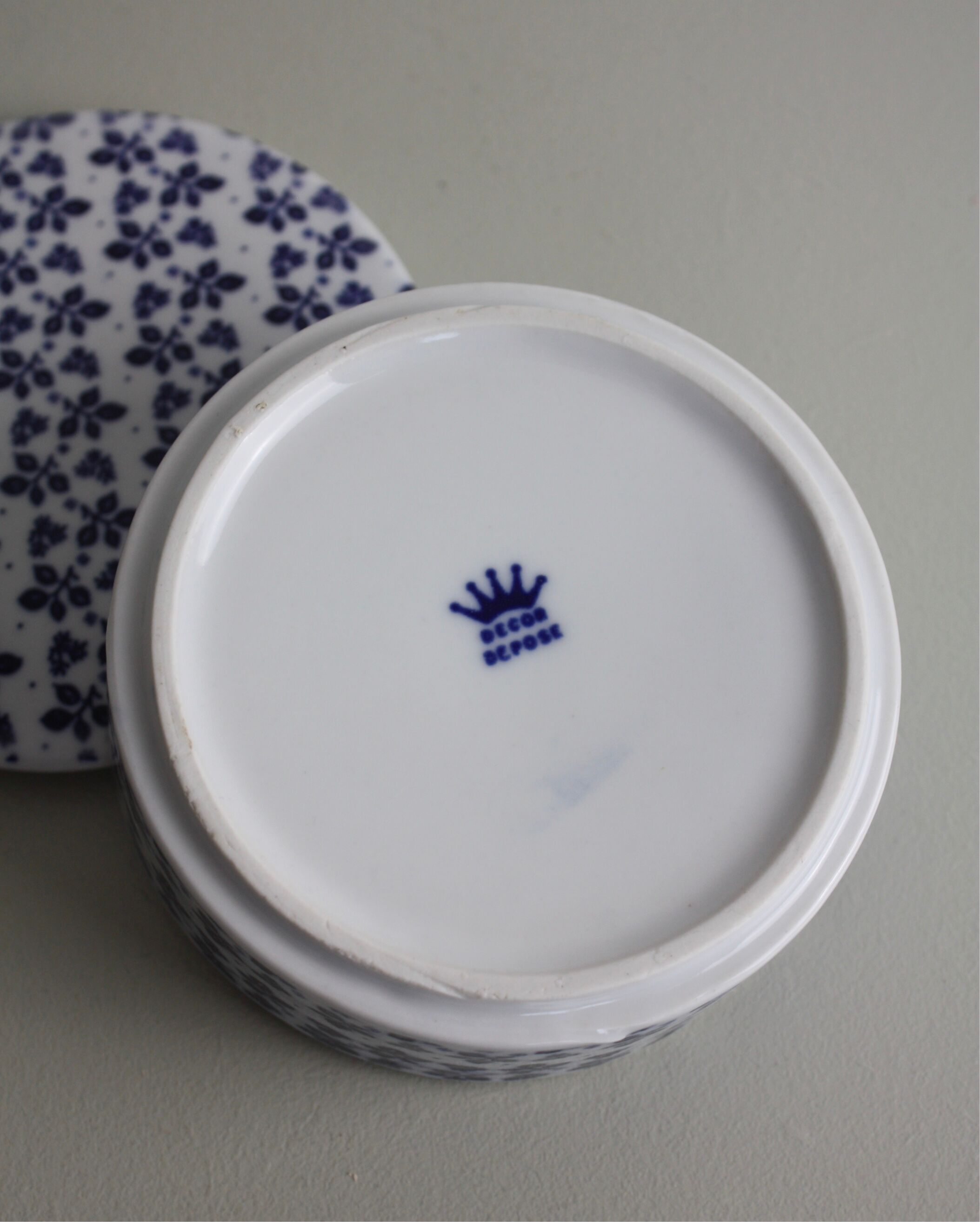 White and blue porcelain jewelry box